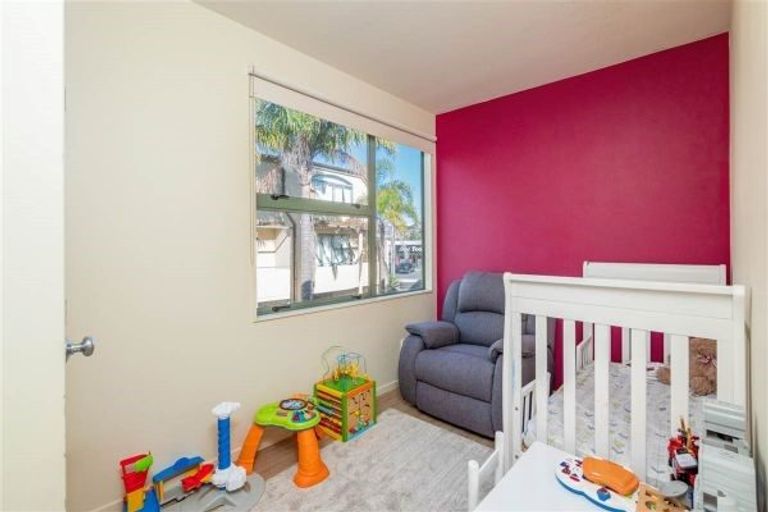 Photo of property in 5/1 Hillcrest Avenue, Hillcrest, Auckland, 0627