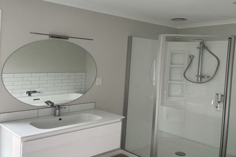 Photo of property in 8 Desert Gold Lane, Wallaceville, Upper Hutt, 5018