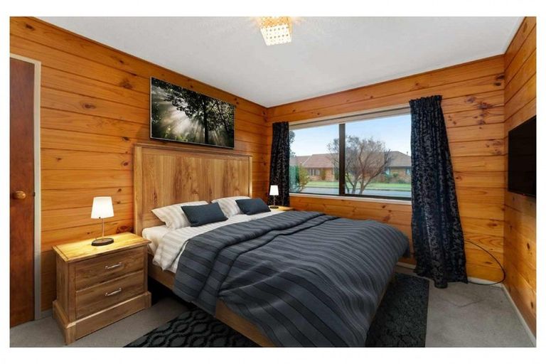 Photo of property in 16 Cedar Drive, Paraparaumu Beach, Paraparaumu, 5032