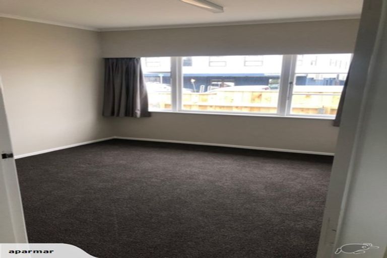 Photo of property in 217 Main Road, Tawa, Wellington, 5028