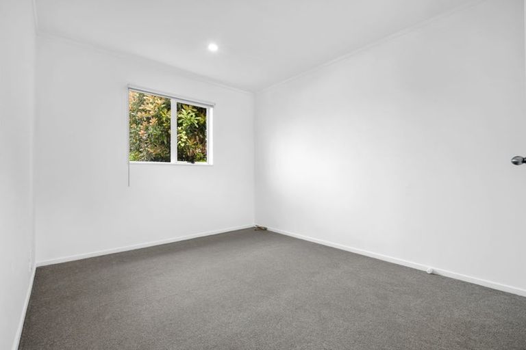 Photo of property in 71 Rosehill Drive, Rosehill, Papakura, 2113