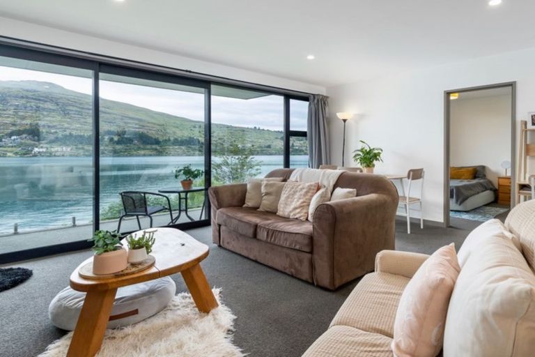 Photo of property in La Residence Du Lac, 26/527 Frankton Road, Queenstown, 9300