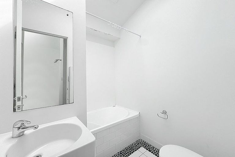 Photo of property in Mondrian Townhouses, 9/24 Hanson Street, Mount Cook, Wellington, 6021