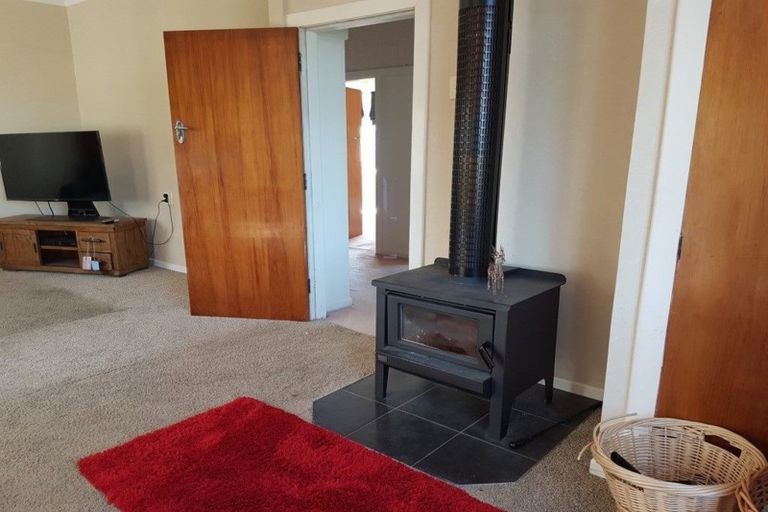 Photo of property in 42 Mary Street, Winton, 9720