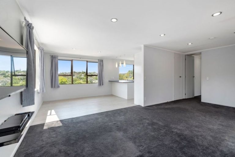 Photo of property in 2/15 Flavia Close, Torbay, Auckland, 0630