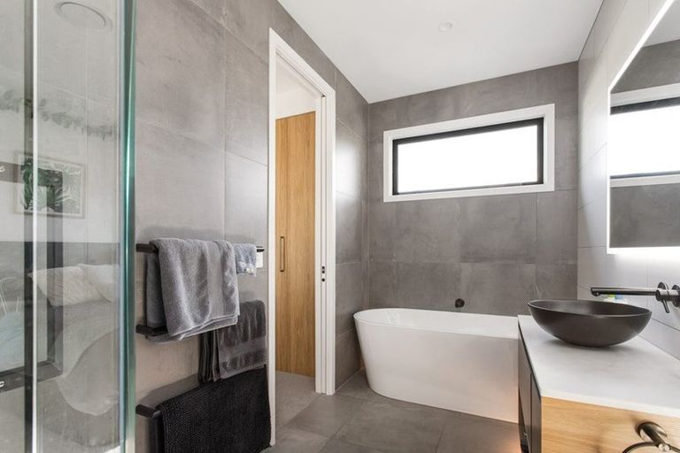 Photo of property in 122a Clyde Road, Ilam, Christchurch, 8041