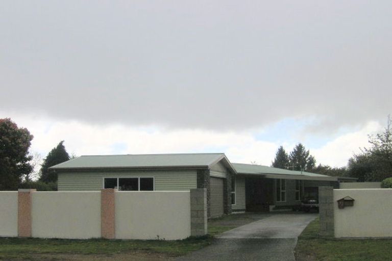 Photo of property in 32 Matuku Street, Two Mile Bay, Taupo, 3330