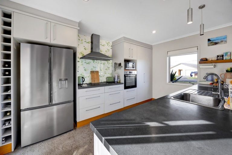 Photo of property in 17 Elizabeth Grove, Stratford, 4332