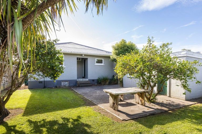 Photo of property in 47 Whiteley Street, Moturoa, New Plymouth, 4310