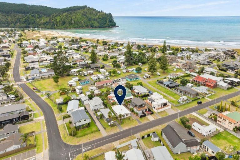 Photo of property in 104 Beverley Terrace, Whangamata, 3620