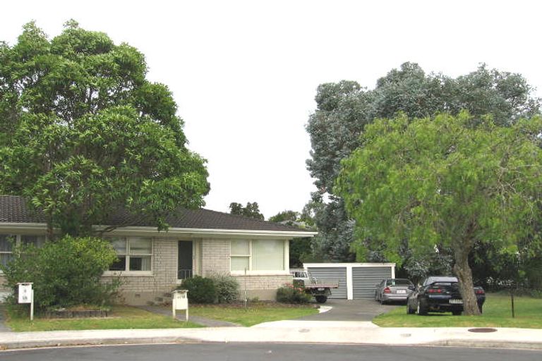 Photo of property in 1/13 Jonathan Place, Sunnynook, Auckland, 0620