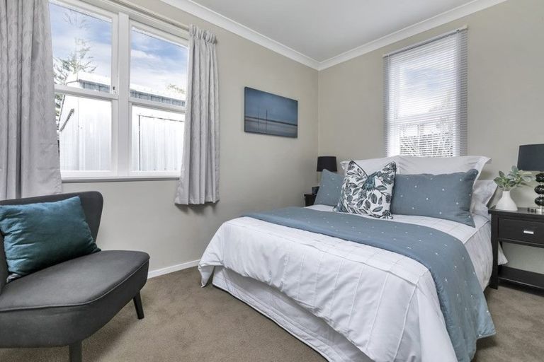 Photo of property in 10 Beeche Place, Birkdale, Auckland, 0626
