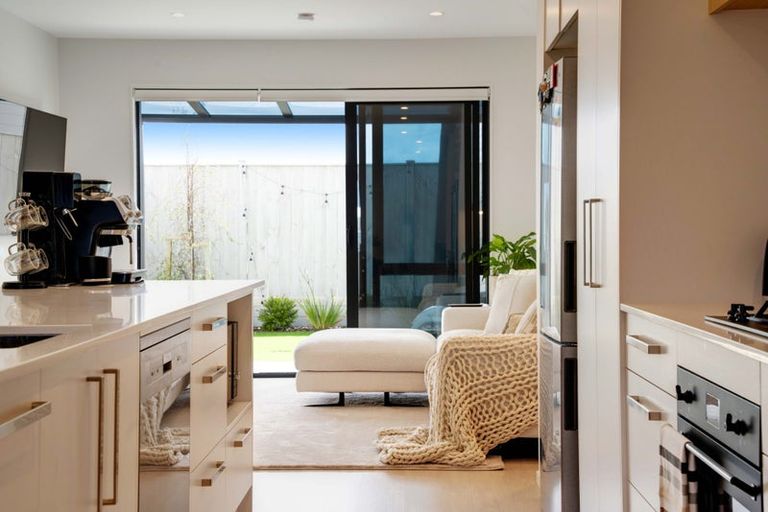 Photo of property in 6 George Cole Lane, Takanini, 2112