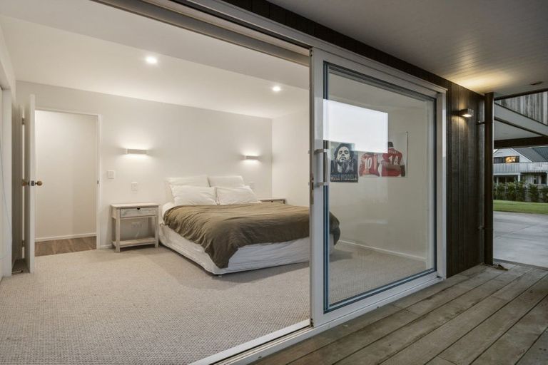 Photo of property in 112 Karewa Parade, Papamoa Beach, Papamoa, 3118