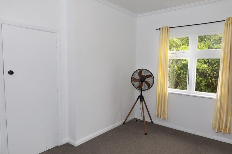 Photo of property in 43 Coates Street, Tawa, Wellington, 5028