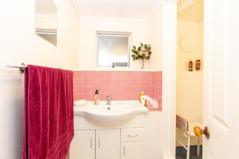 Photo of property in 18 Okiwa Terrace, Waiinu Beach, Whanganui, 4588