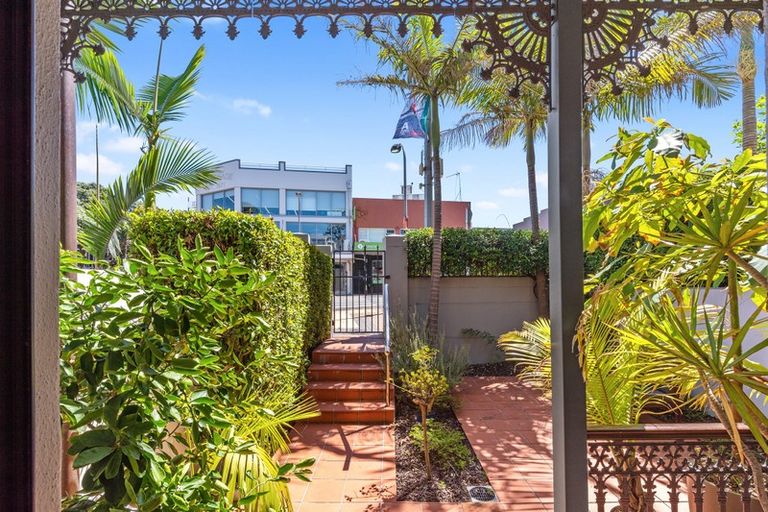 Photo of property in 4/177 Hurstmere Road, Takapuna, Auckland, 0622