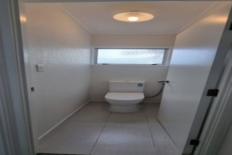 Photo of property in 11 Tyndrum Place, Highland Park, Auckland, 2010