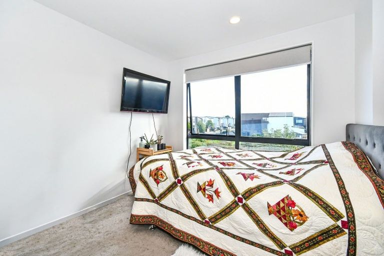 Photo of property in 51 Te Aparangi Road, Papakura, 2110