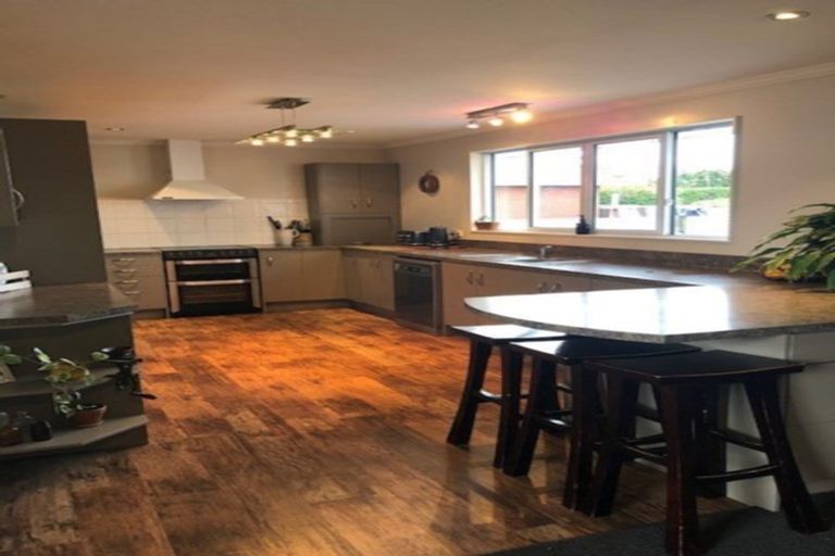 Photo of property in 44 Queen Street, Winton, 9720