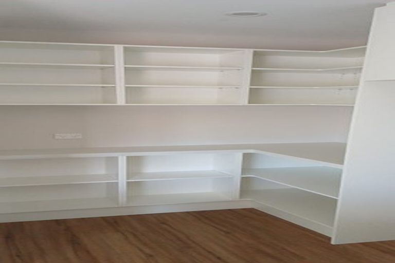 Photo of property in 5 Craig Place, Redwood, Christchurch, 8051