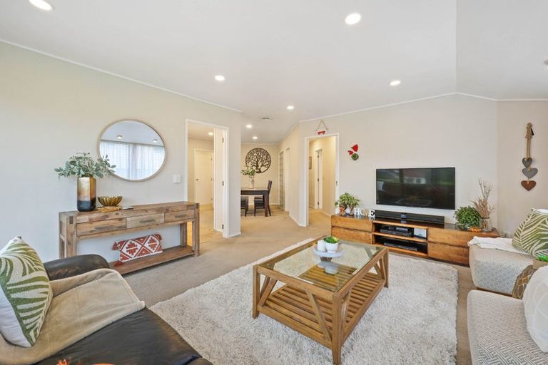 Photo of property in 47 Loloma Drive, Half Moon Bay, Auckland, 2012