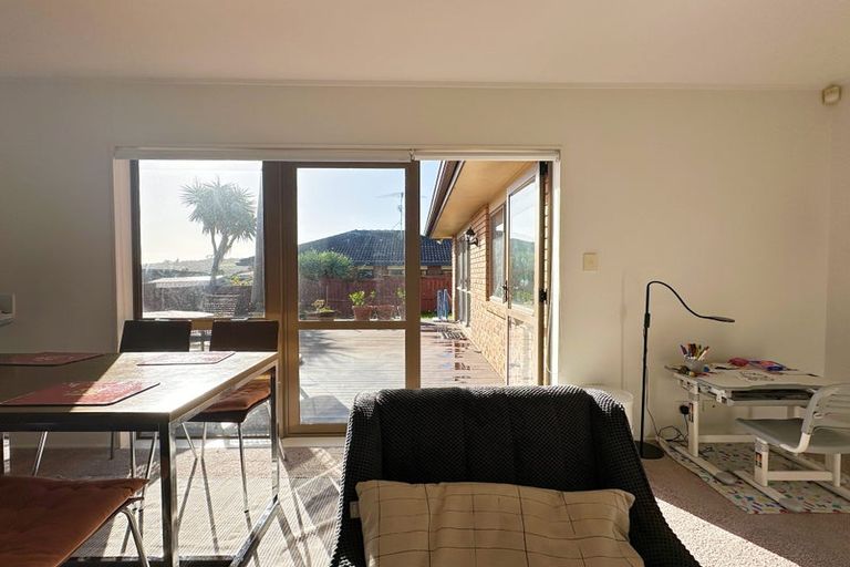 Photo of property in 12 Craigavon Drive, East Tamaki, Auckland, 2013