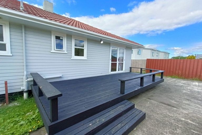 Photo of property in 4 Clutha Crescent, Clover Park, Auckland, 2023