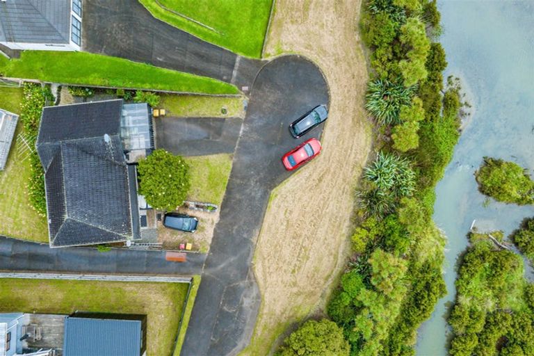 Photo of property in 1/13a Kitewao Street, Northcote, Auckland, 0627