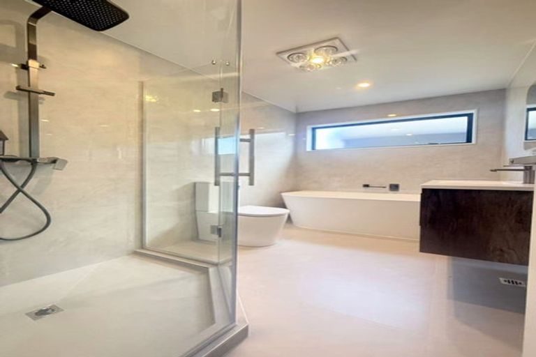 Photo of property in 22 Piringa Road, Pukekohe, 2120