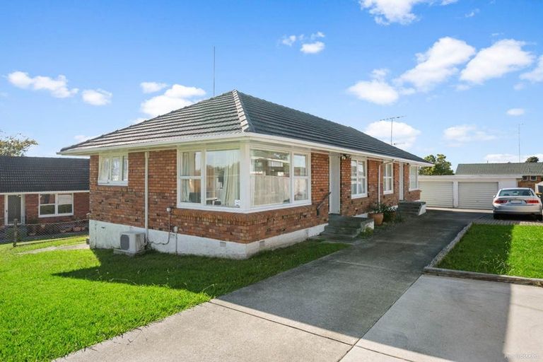 Photo of property in 1/12 Liston Street, Northcote, Auckland, 0627