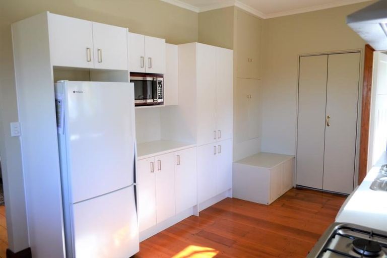 Photo of property in 47 Garden Road, Northland, Wellington, 6012