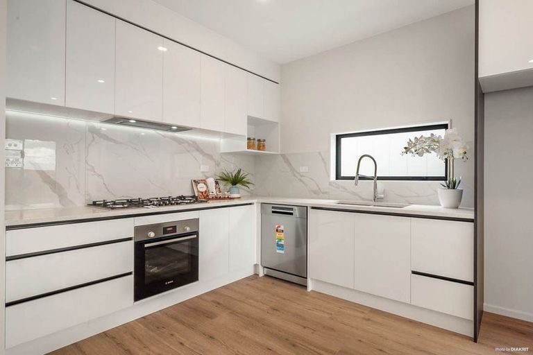 Photo of property in 12 Horokaka Street, Massey, 0614