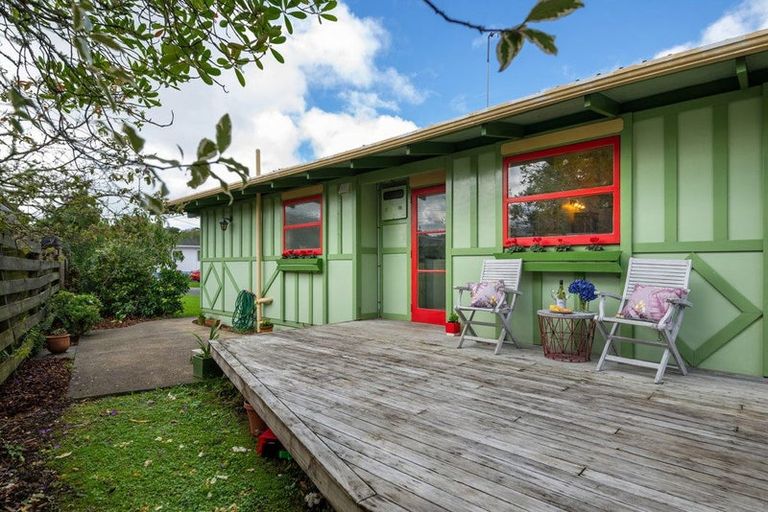 Photo of property in 1/68 Glenvar Road, Torbay, Auckland, 0630