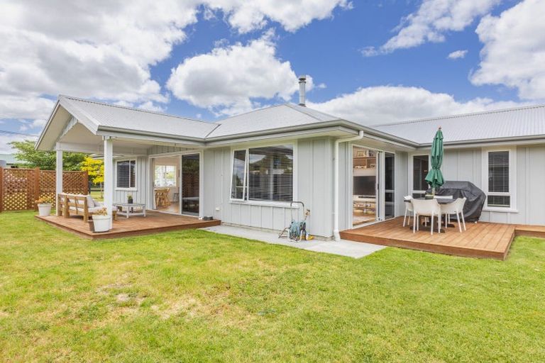 Photo of property in 16 Dee Street, Otane, 4202