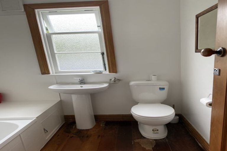 Photo of property in 57 Townsend Road, Miramar, Wellington, 6022