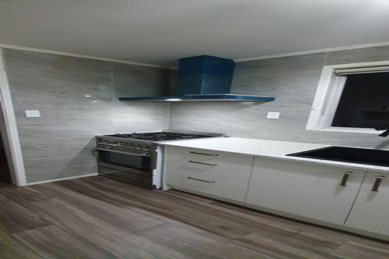 Photo of property in 34 Chislehurst Street, Henderson, Auckland, 0612