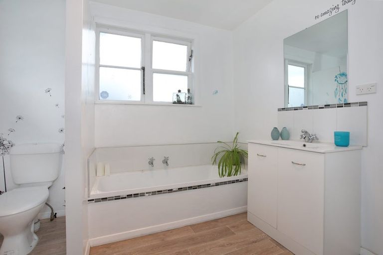 Photo of property in 38 High Street, Bulls, 4818