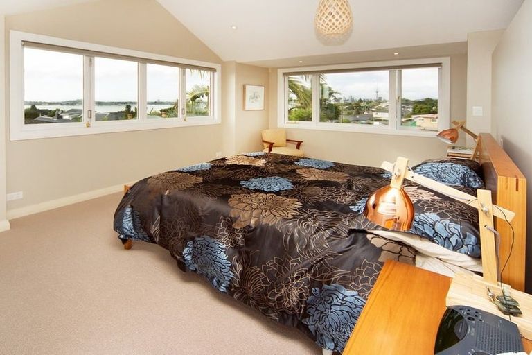 Photo of property in 145 Queen Street, Northcote Point, Auckland, 0627