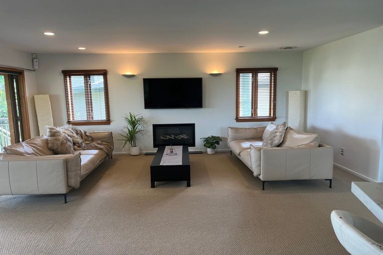 Photo of property in 1/28 Gulf View Road, Murrays Bay, Auckland, 0630