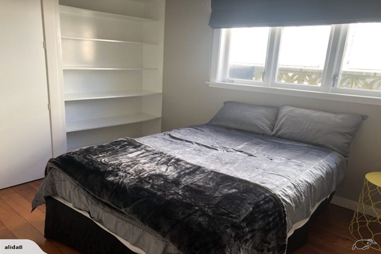 Photo of property in 10 Palm Avenue, Lyall Bay, Wellington, 6022