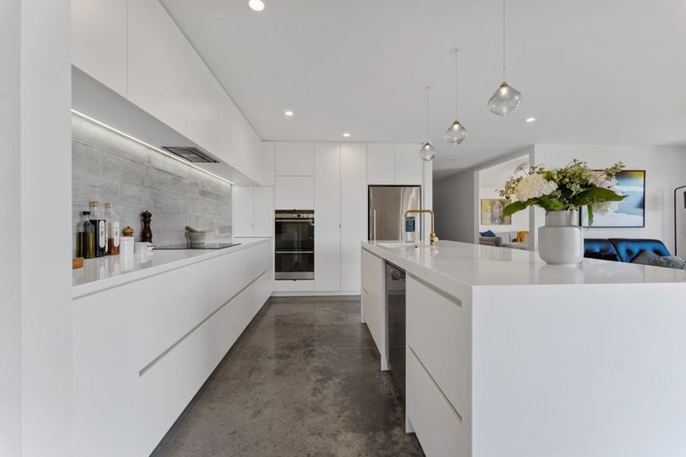 Photo of property in 18 Kotare Drive, Waiwhakaiho, New Plymouth, 4312