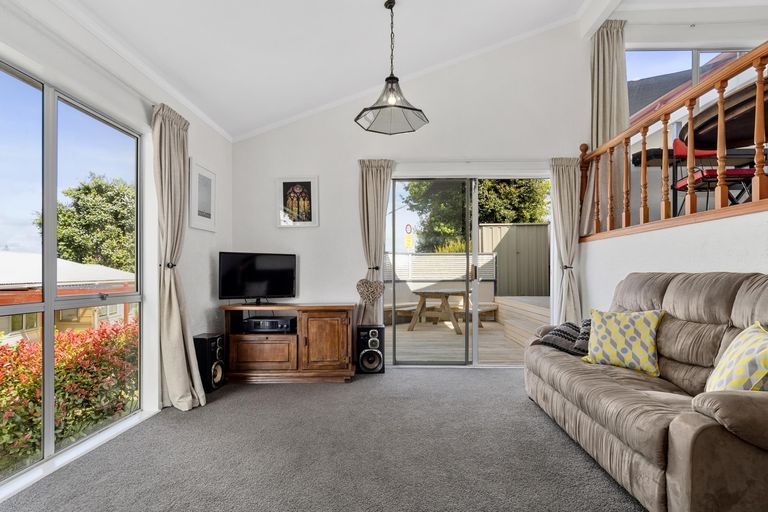 Photo of property in 32 Sherwood Street, Bellevue, Tauranga, 3110