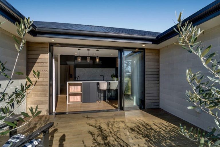 Photo of property in 14 Braeburn Crescent, Swannanoa, Kaiapoi, 7692