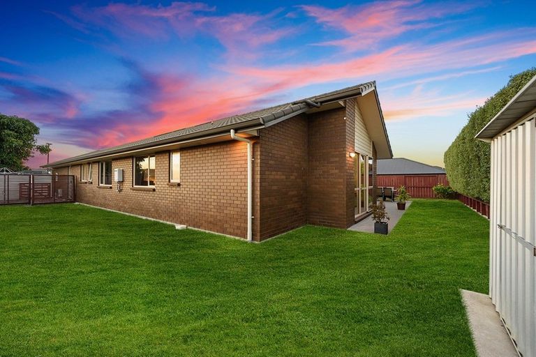 Photo of property in 2 Woodridge Drive, Flagstaff, Hamilton, 3210