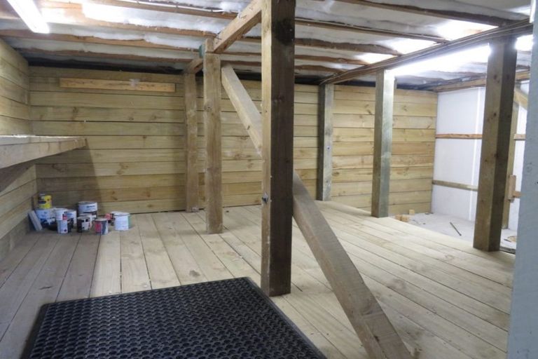 Photo of property in 17 Worthington Place, West Harbour, Auckland, 0618