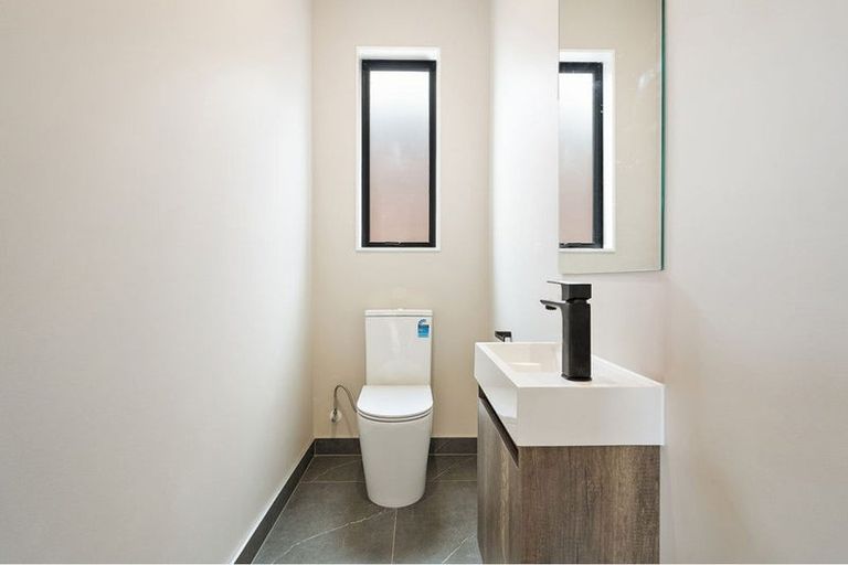 Photo of property in 21 Pohewa Road, Silverdale, 0932