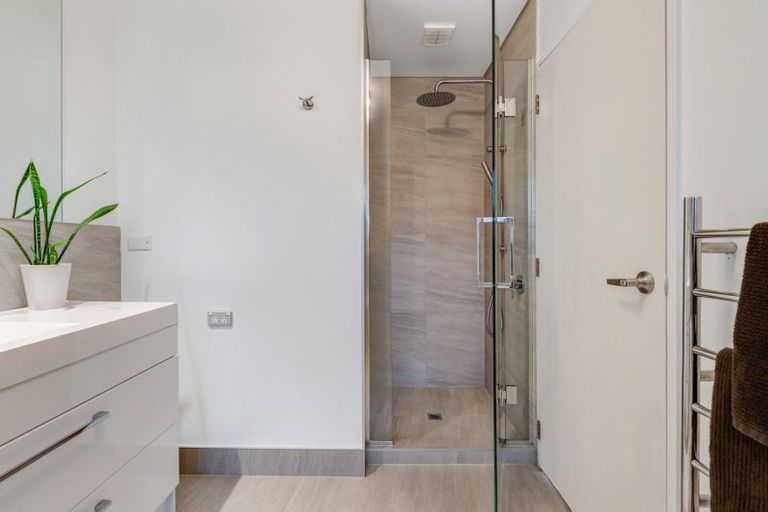 Photo of property in 1/2 Langton Road, Stanmore Bay, Whangaparaoa, 0932