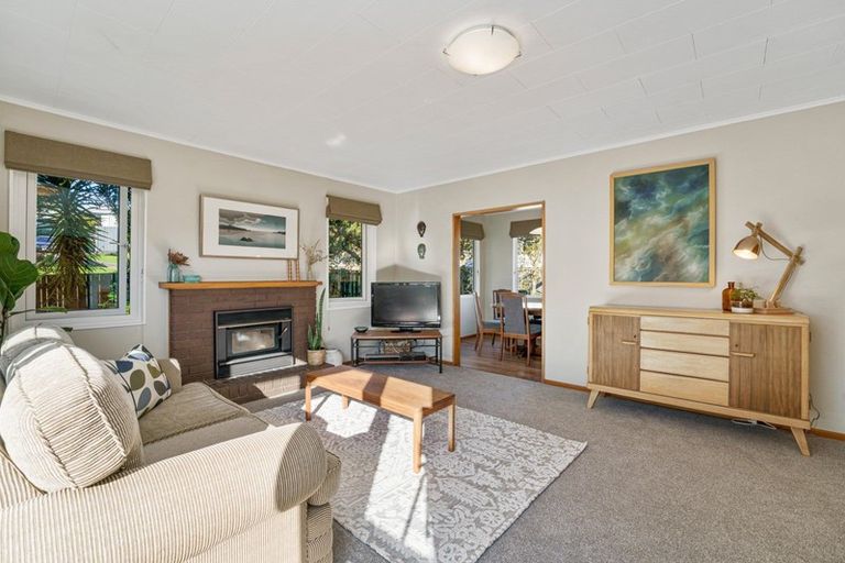 Photo of property in 1 Ash Grove, Ranui, Porirua, 5024