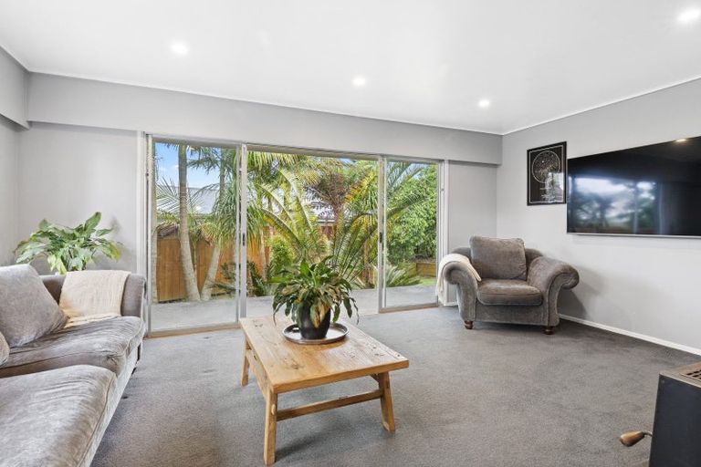 Photo of property in 25 Garden Terrace, Pukekohe, 2120